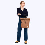 Mini sac à dos rolltopn pour femme de couleur marron